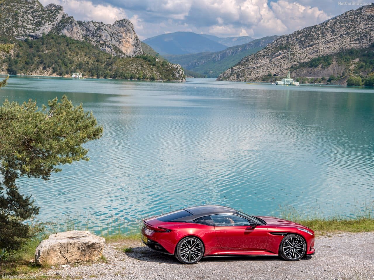2024 - ASTON MARTIN DB12 HYPER RED, foto 75