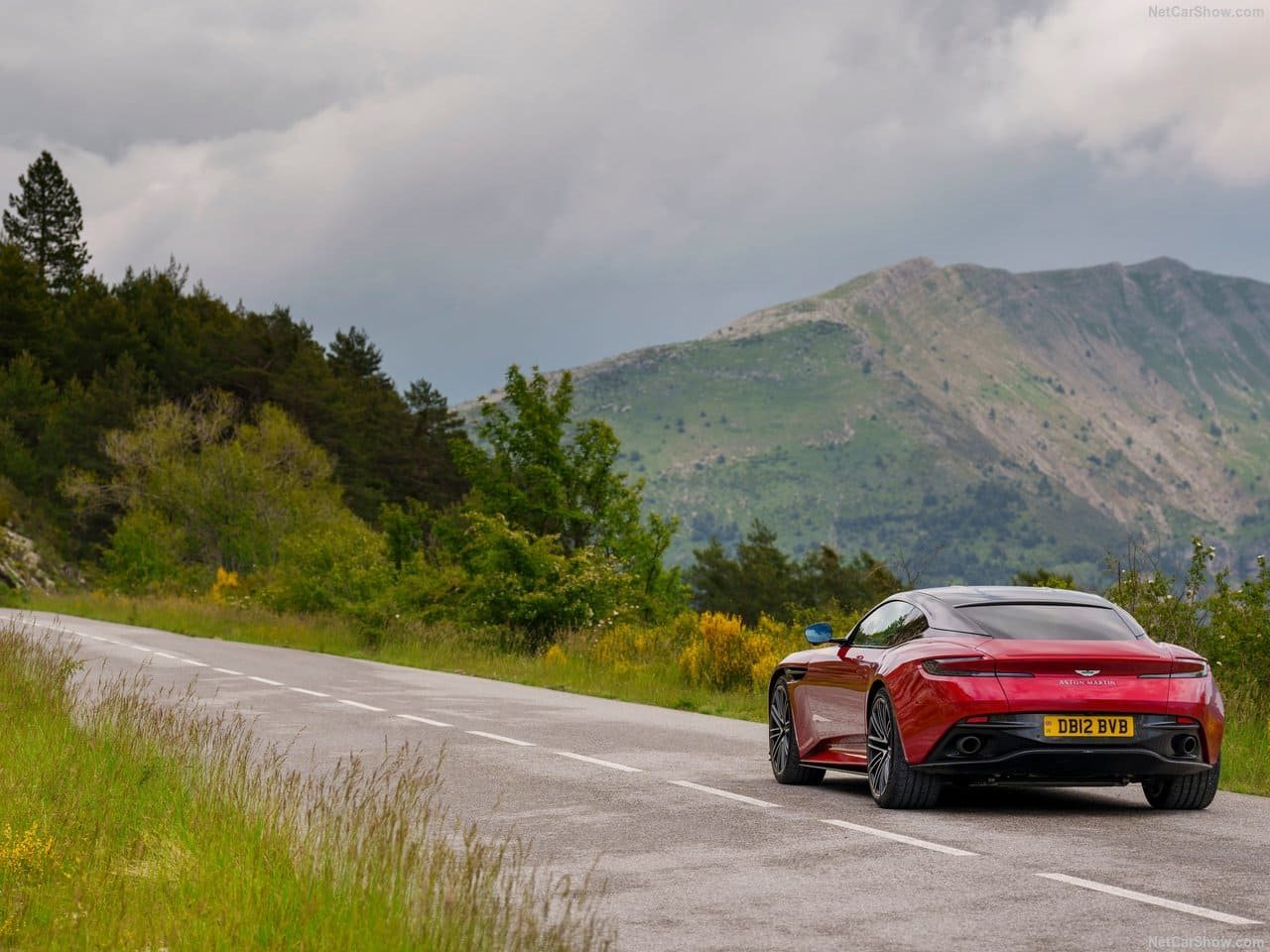 2024 - ASTON MARTIN DB12 HYPER RED, foto 80