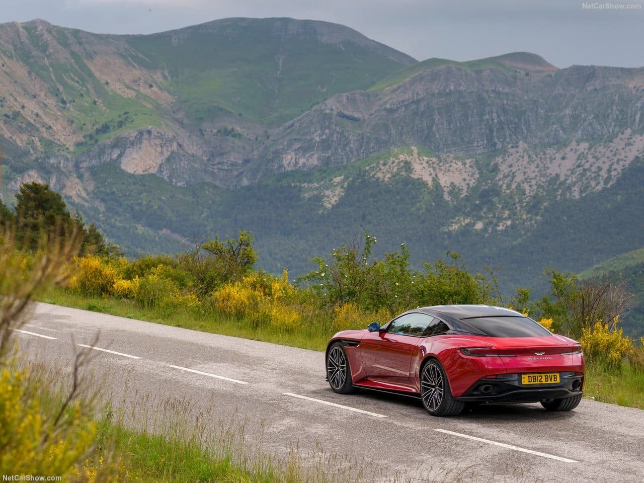 2024 - ASTON MARTIN DB12 HYPER RED, foto 81