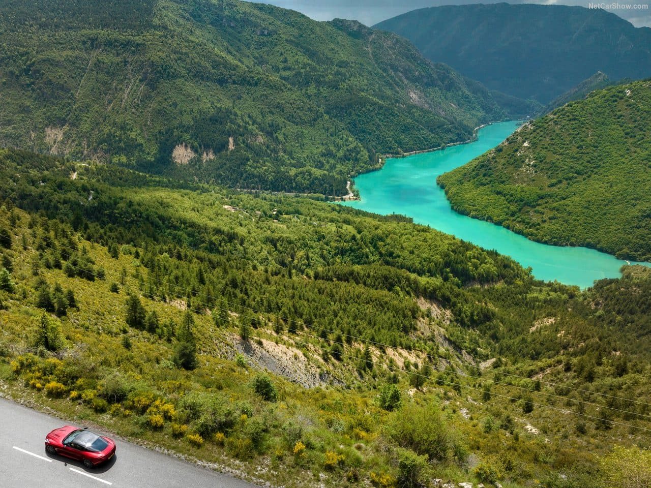 2024 - ASTON MARTIN DB12 HYPER RED, foto 95