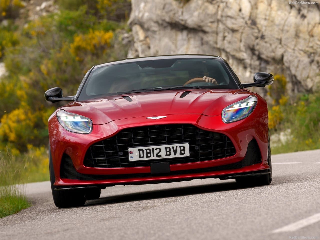 2024 - ASTON MARTIN DB12 HYPER RED, foto 112