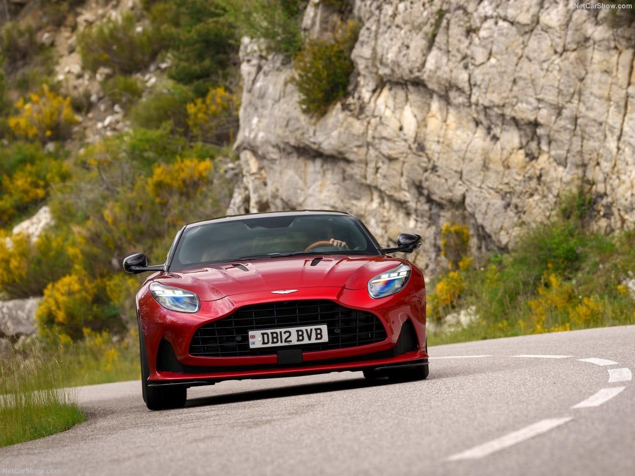 2024 - ASTON MARTIN DB12 HYPER RED, foto 113