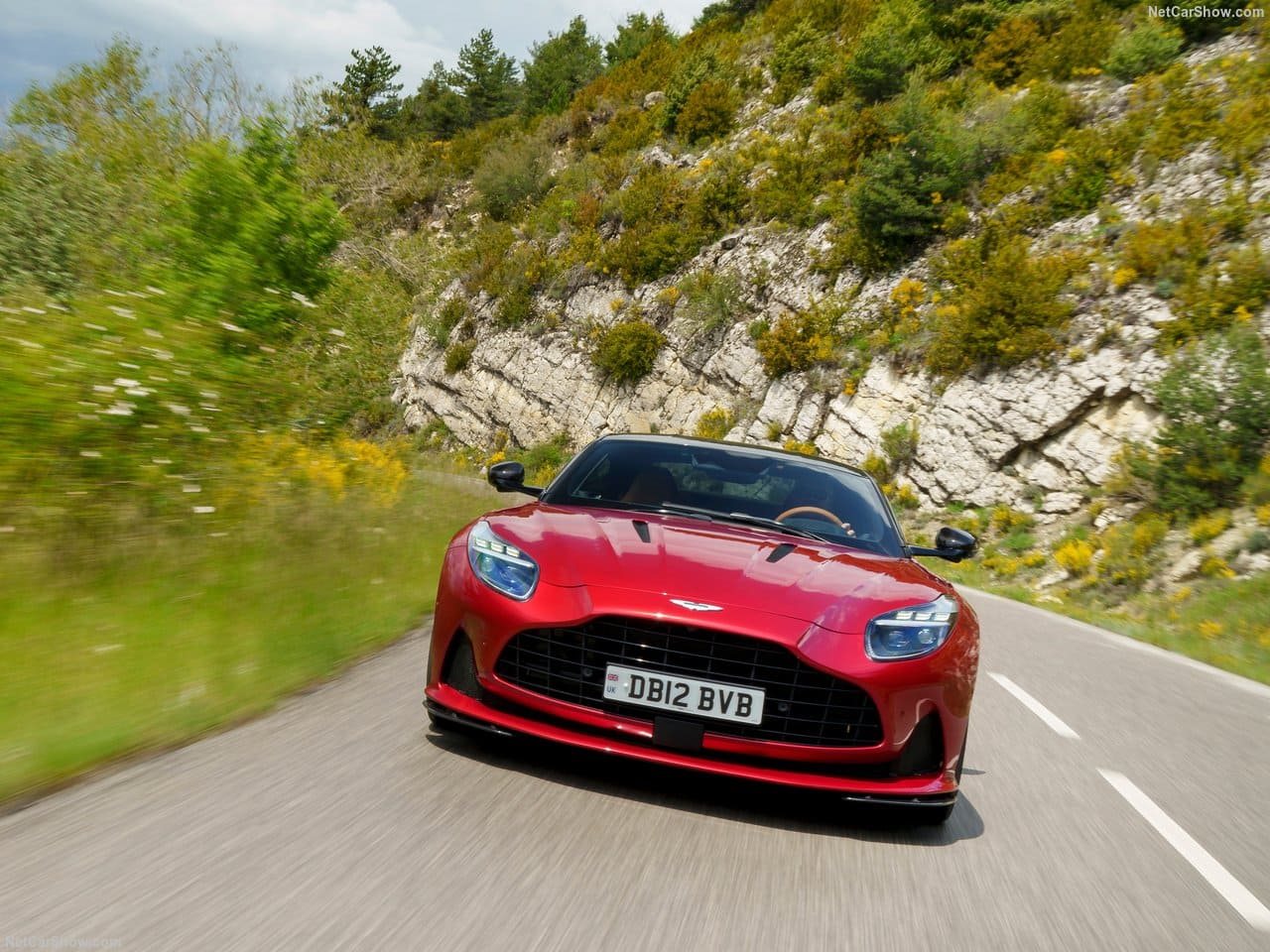 2024 - ASTON MARTIN DB12 HYPER RED, foto 116