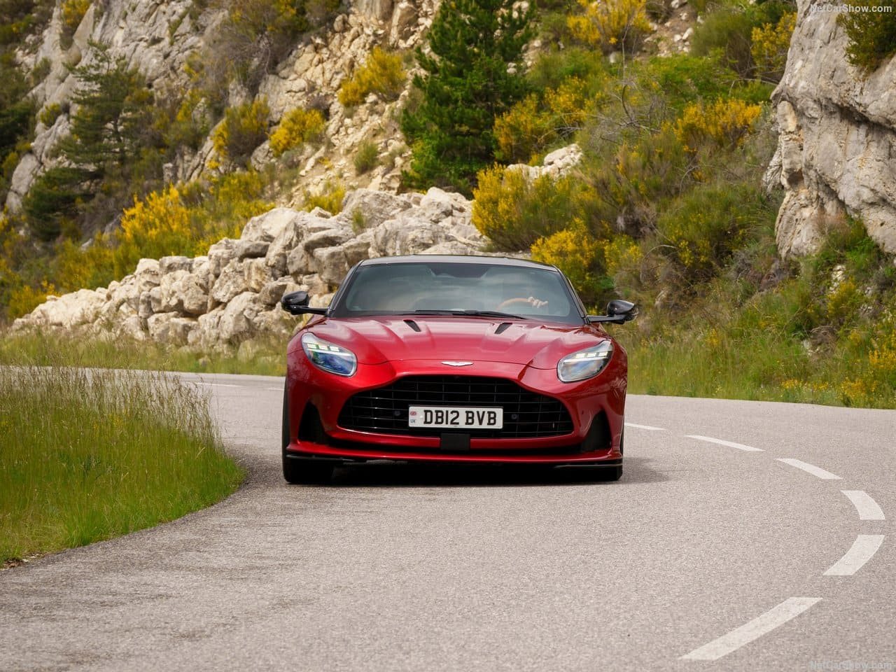 2024 - ASTON MARTIN DB12 HYPER RED, foto 118