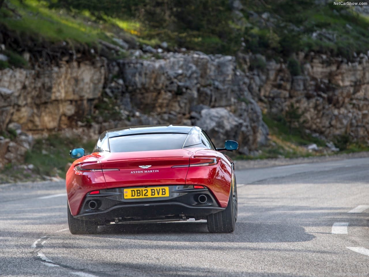2024 - ASTON MARTIN DB12 HYPER RED, foto 120