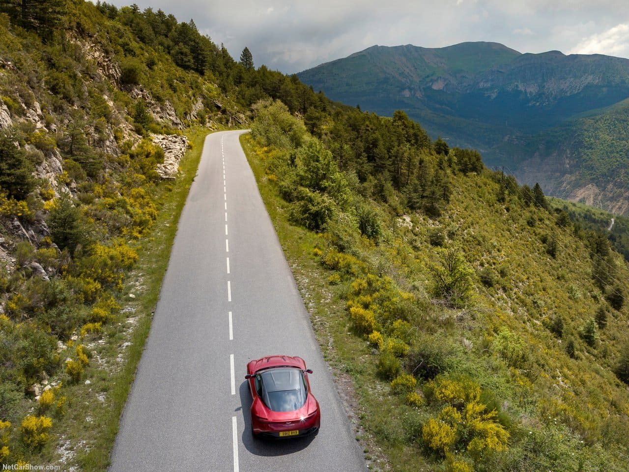 2024 - ASTON MARTIN DB12 HYPER RED, foto 121