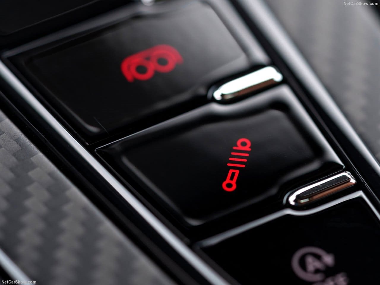 2024 - ASTON MARTIN DB12 HYPER RED, foto 135