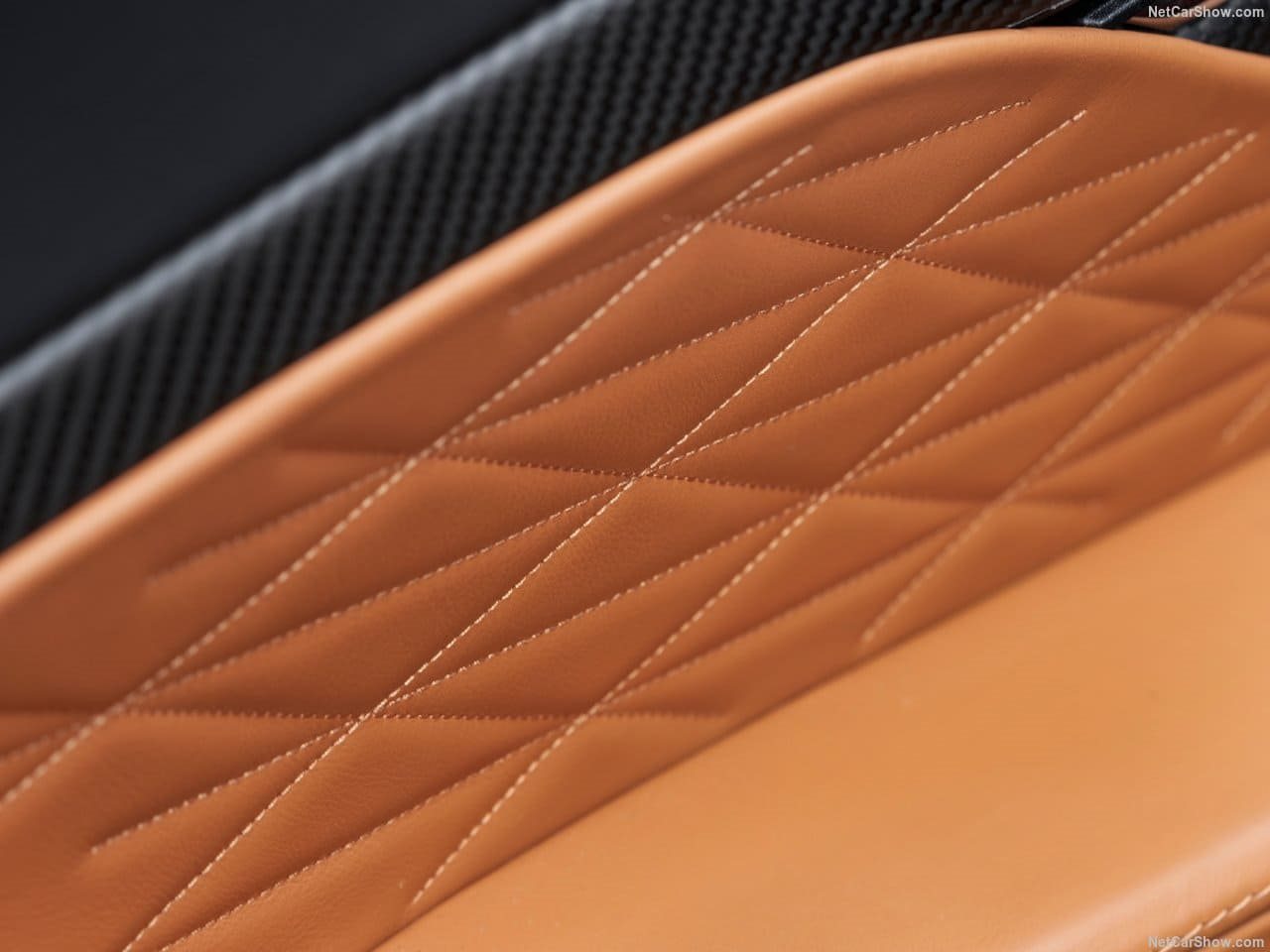 2024 - ASTON MARTIN DB12 HYPER RED, foto 156