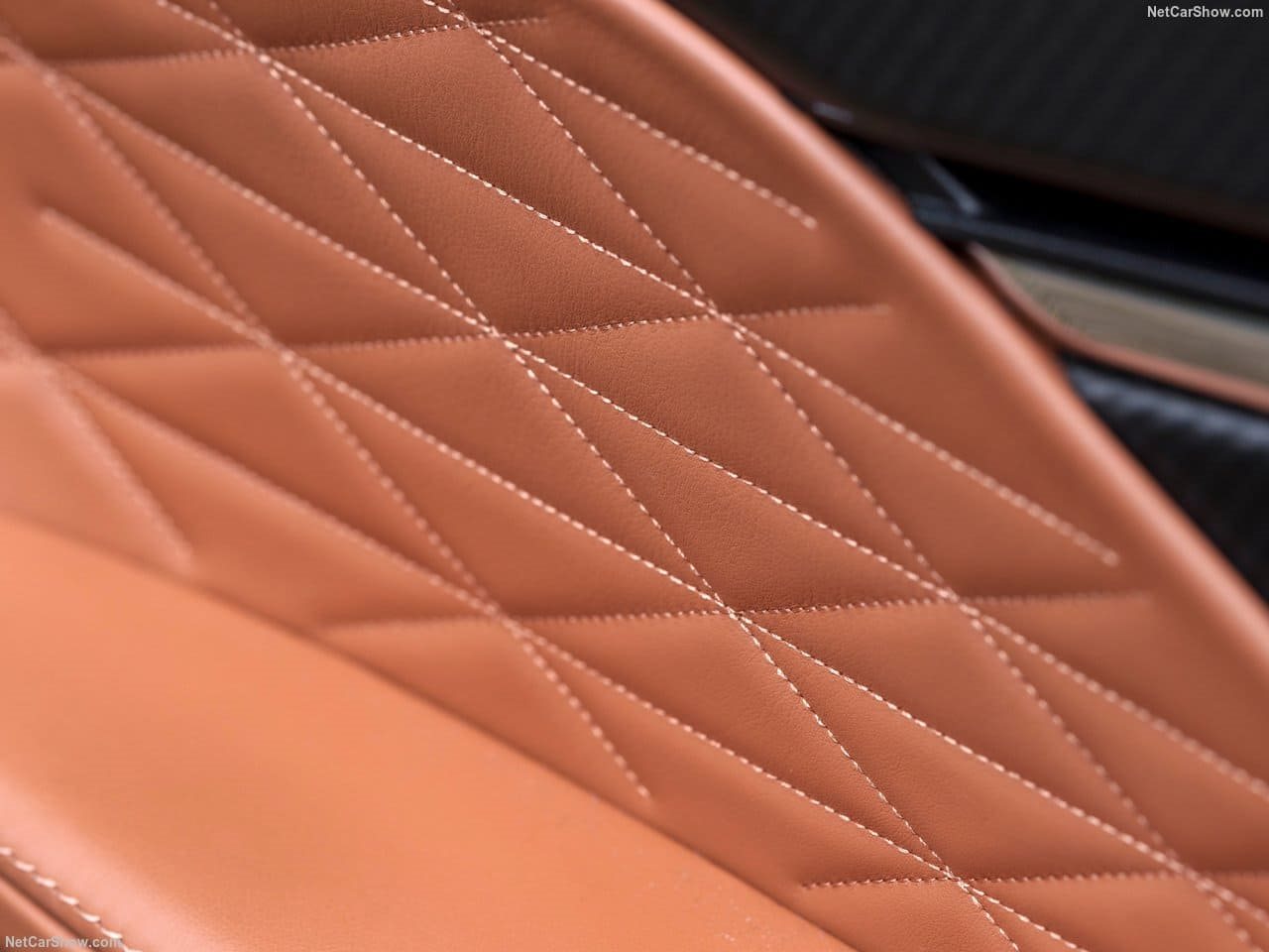 2024 - ASTON MARTIN DB12 HYPER RED, foto 157