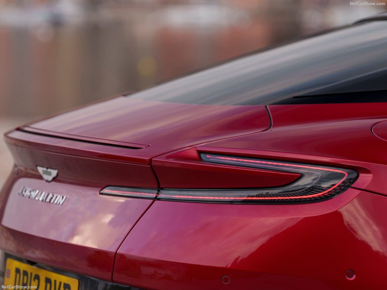 2024 - ASTON MARTIN DB12 HYPER RED, foto 170