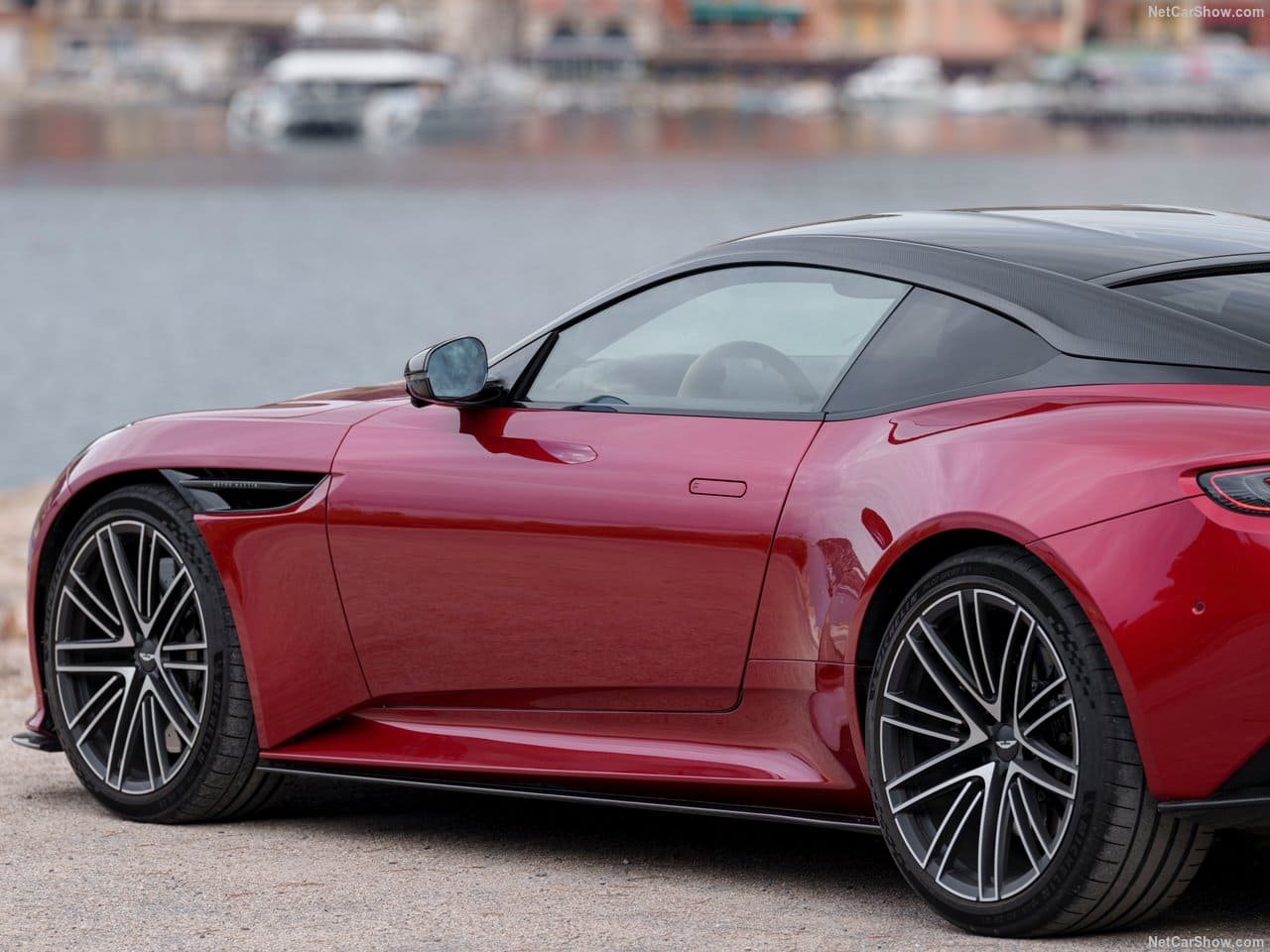 2024 - ASTON MARTIN DB12 HYPER RED, foto 178