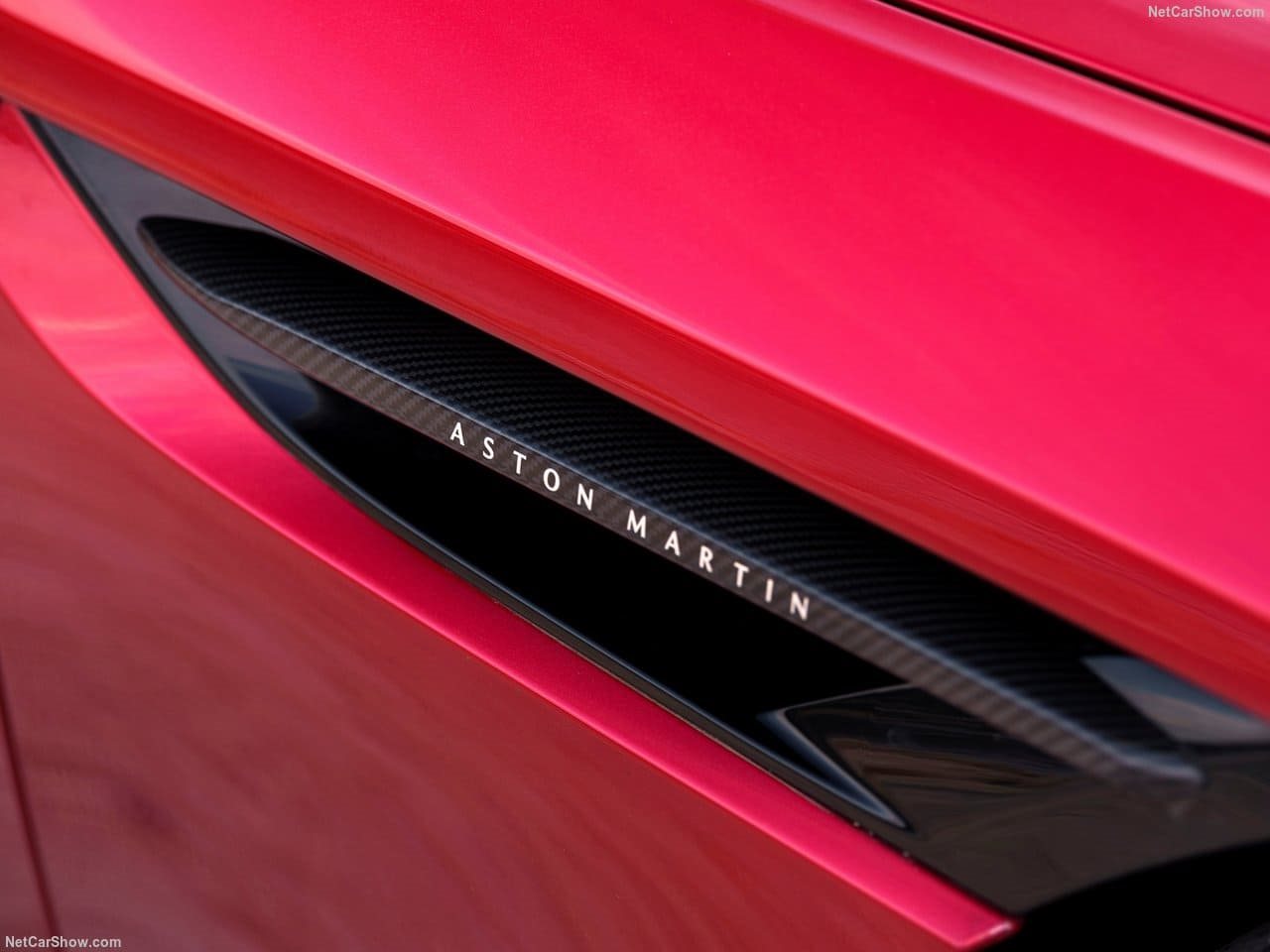 2024 - ASTON MARTIN DB12 HYPER RED, foto 187