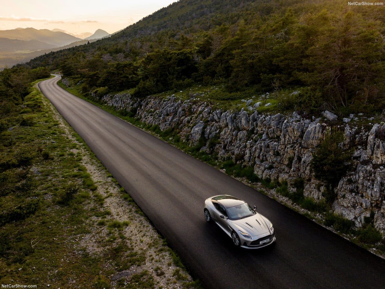 2024 - ASTON MARTIN DB12 SATIN ALUMINITE SILVER, foto 30
