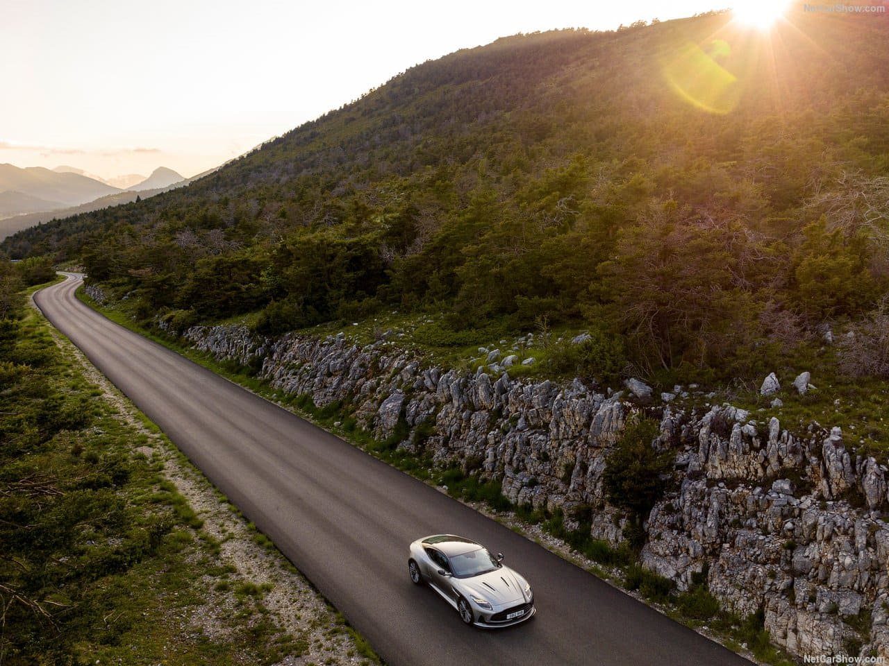 2024 - ASTON MARTIN DB12 SATIN ALUMINITE SILVER, foto 31