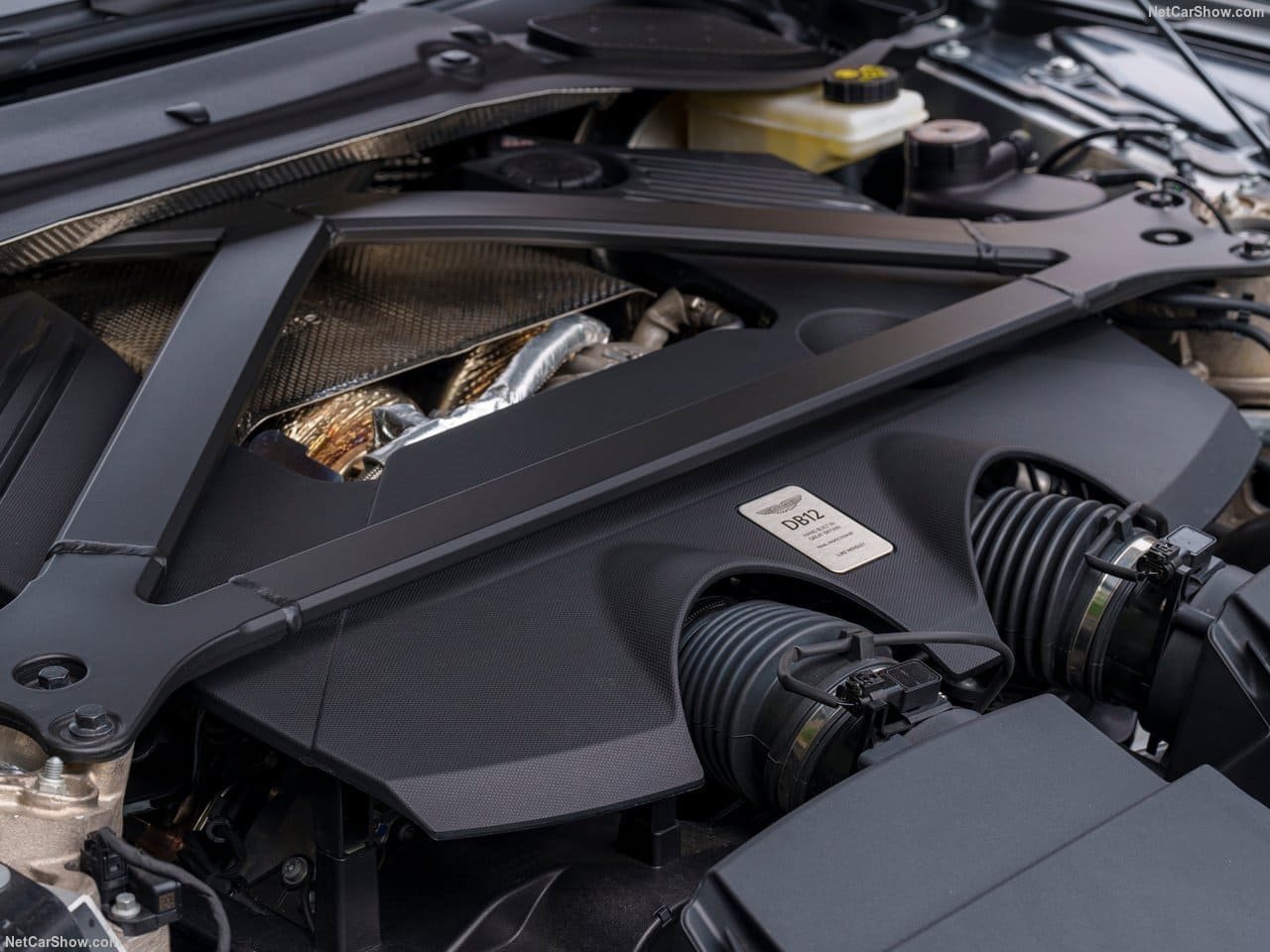 2024 - ASTON MARTIN DB12 SATIN ALUMINITE SILVER, foto 133