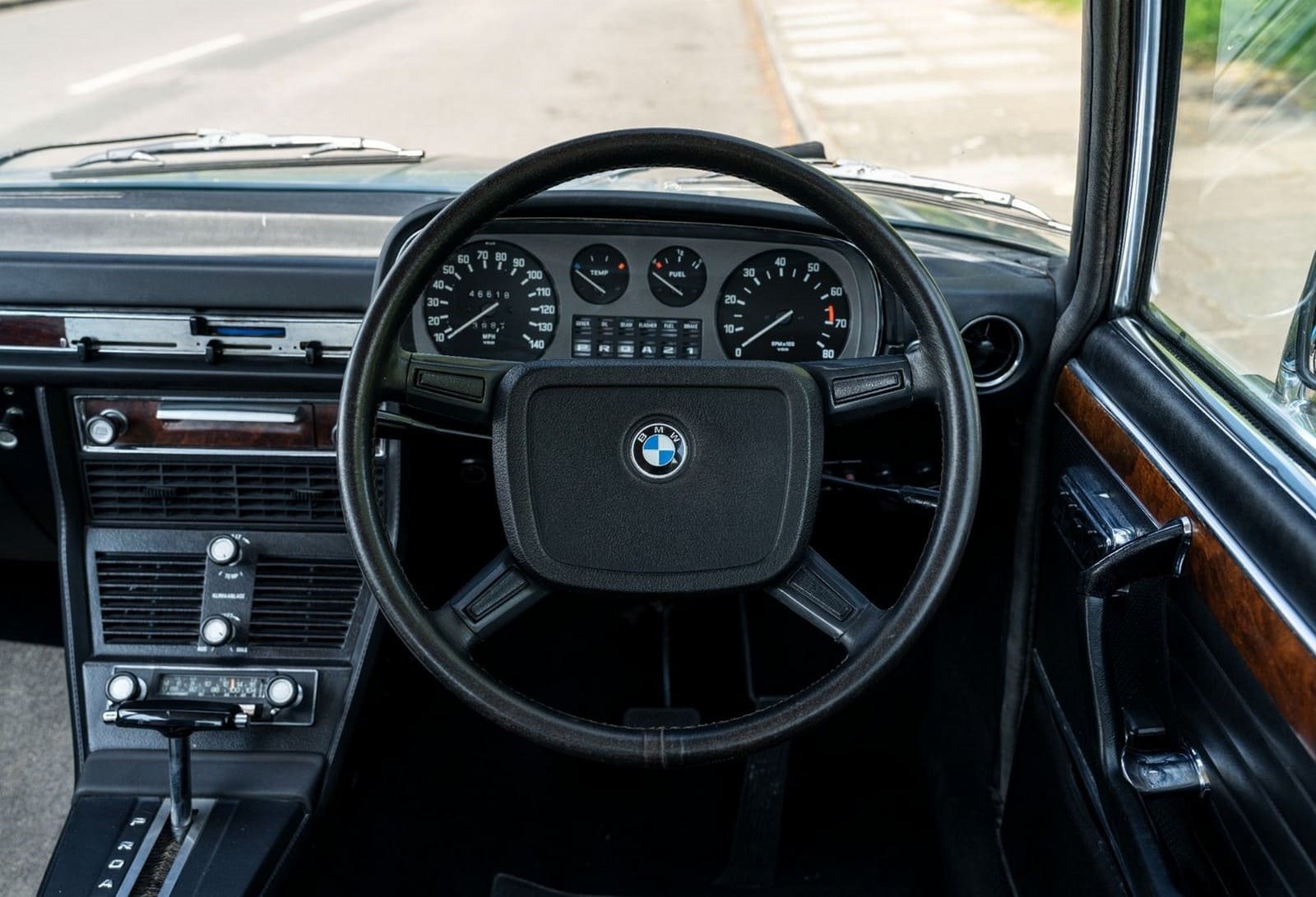 BMW 3.3 L SEDAN, foto 16