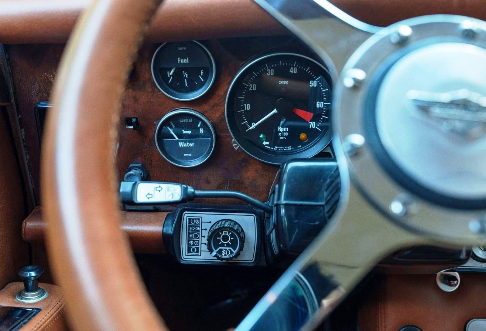 PANTHER DE VILLE V12, foto 17