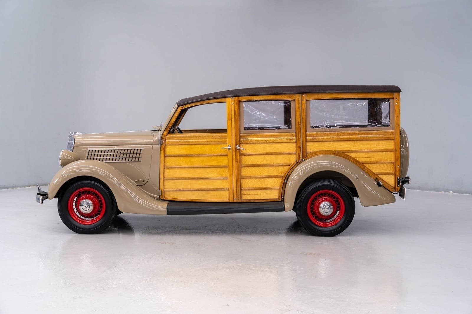 1935 - FORD MODEL 48 WOODY WAGON BROWN, foto 2