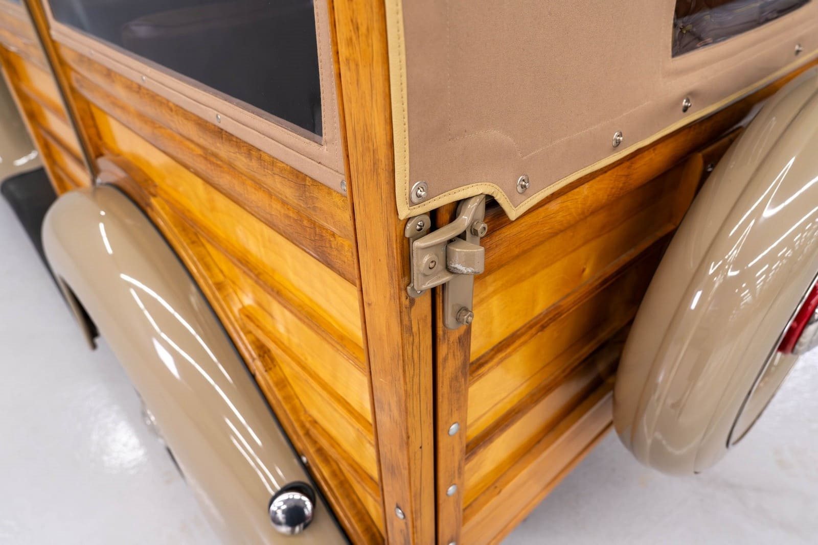1935 - FORD MODEL 48 WOODY WAGON BROWN, foto 70
