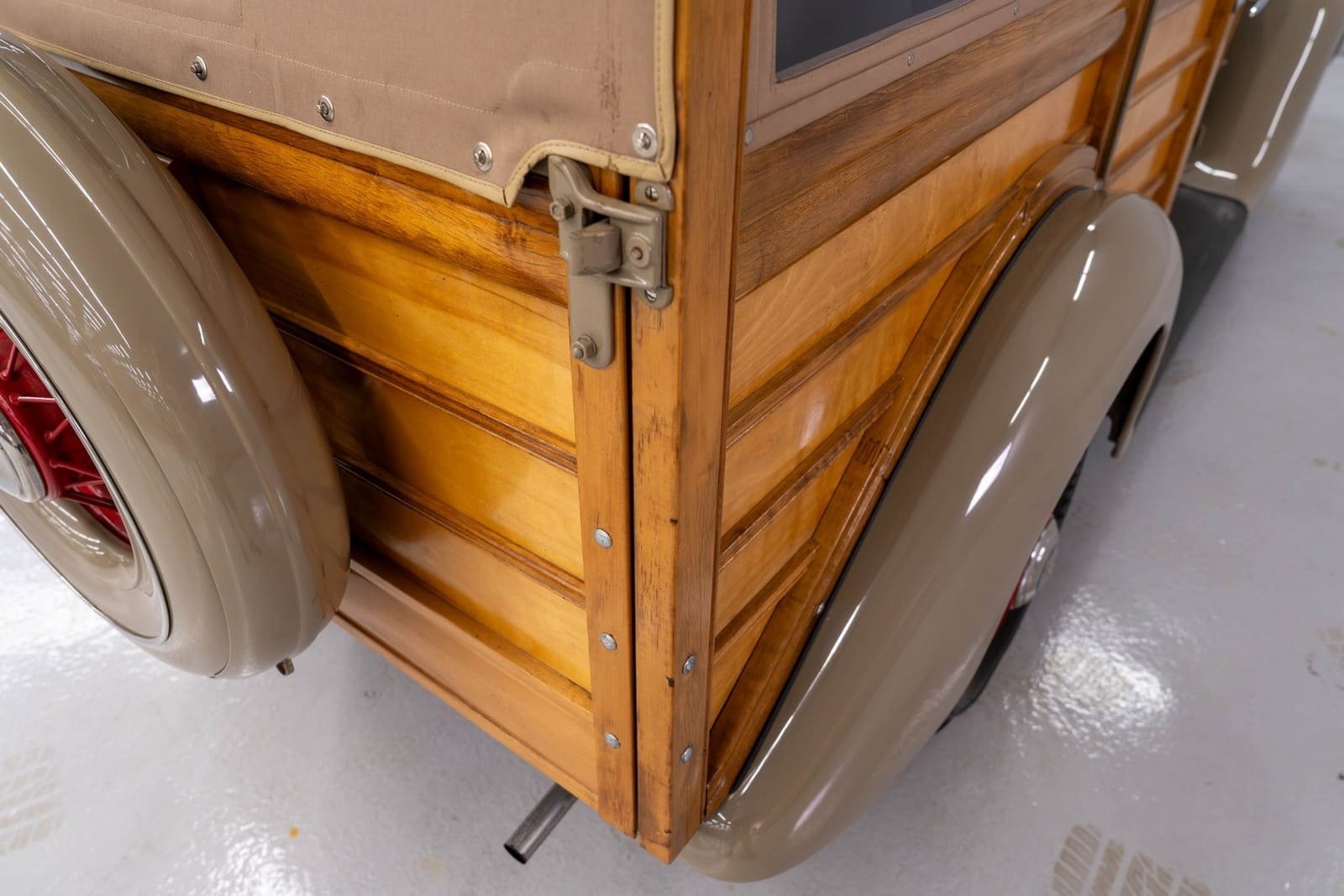 1935 - FORD MODEL 48 WOODY WAGON BROWN, foto 79