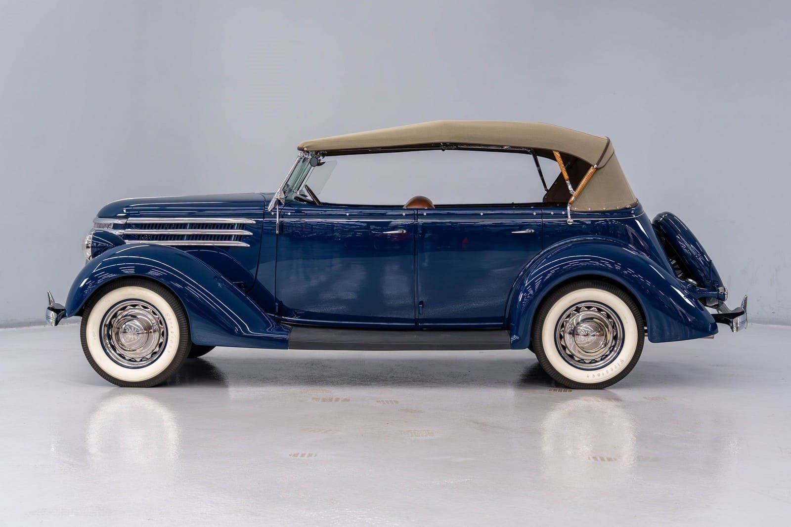 1936 - FORD MODEL 68 DELUXE PHAETON, foto 2