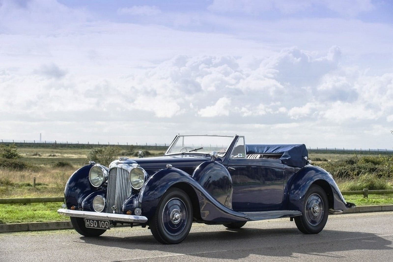 1938 - LAGONDA V12 DROPHEAD COUPE DARK BLUE, foto 1