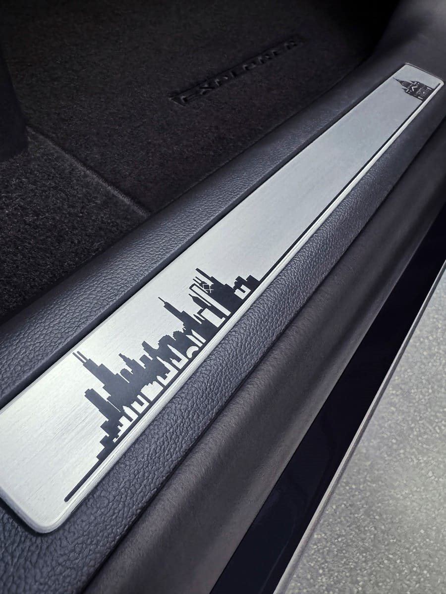 FORD EXPLORER HYBRID POPE LEO XIV, foto 4