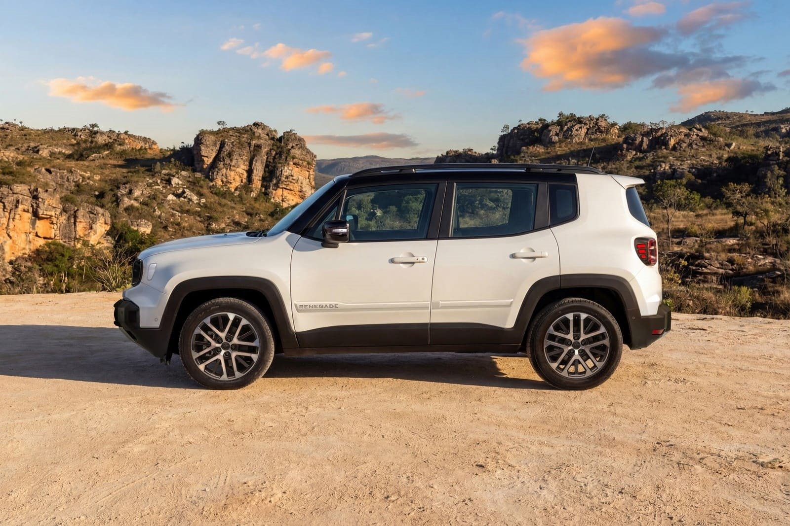 2027 - JEEP RENEGADE SAHARA, foto 15