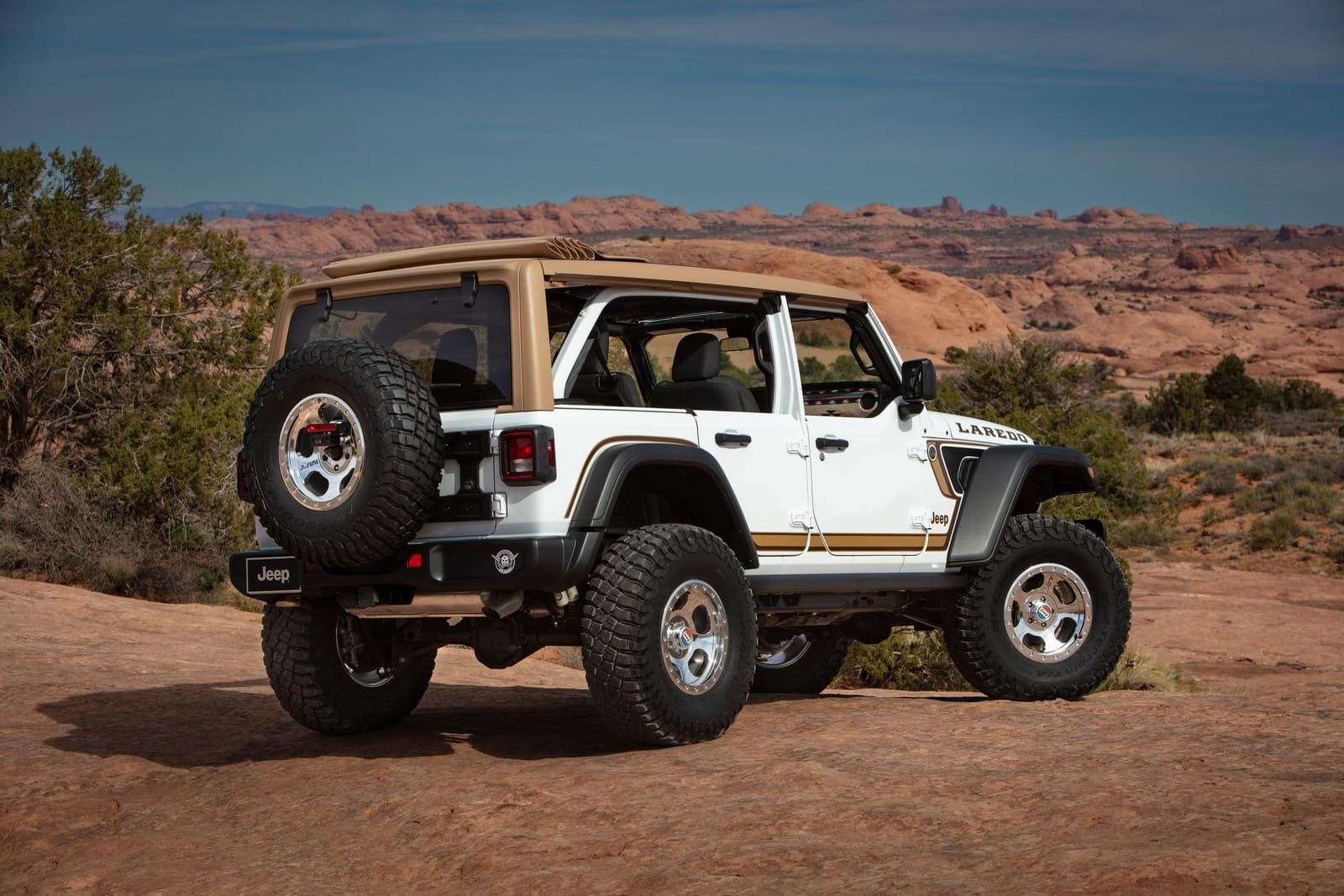 2026 - JEEP WRANGLER LAREDO CONCEPT, foto 2