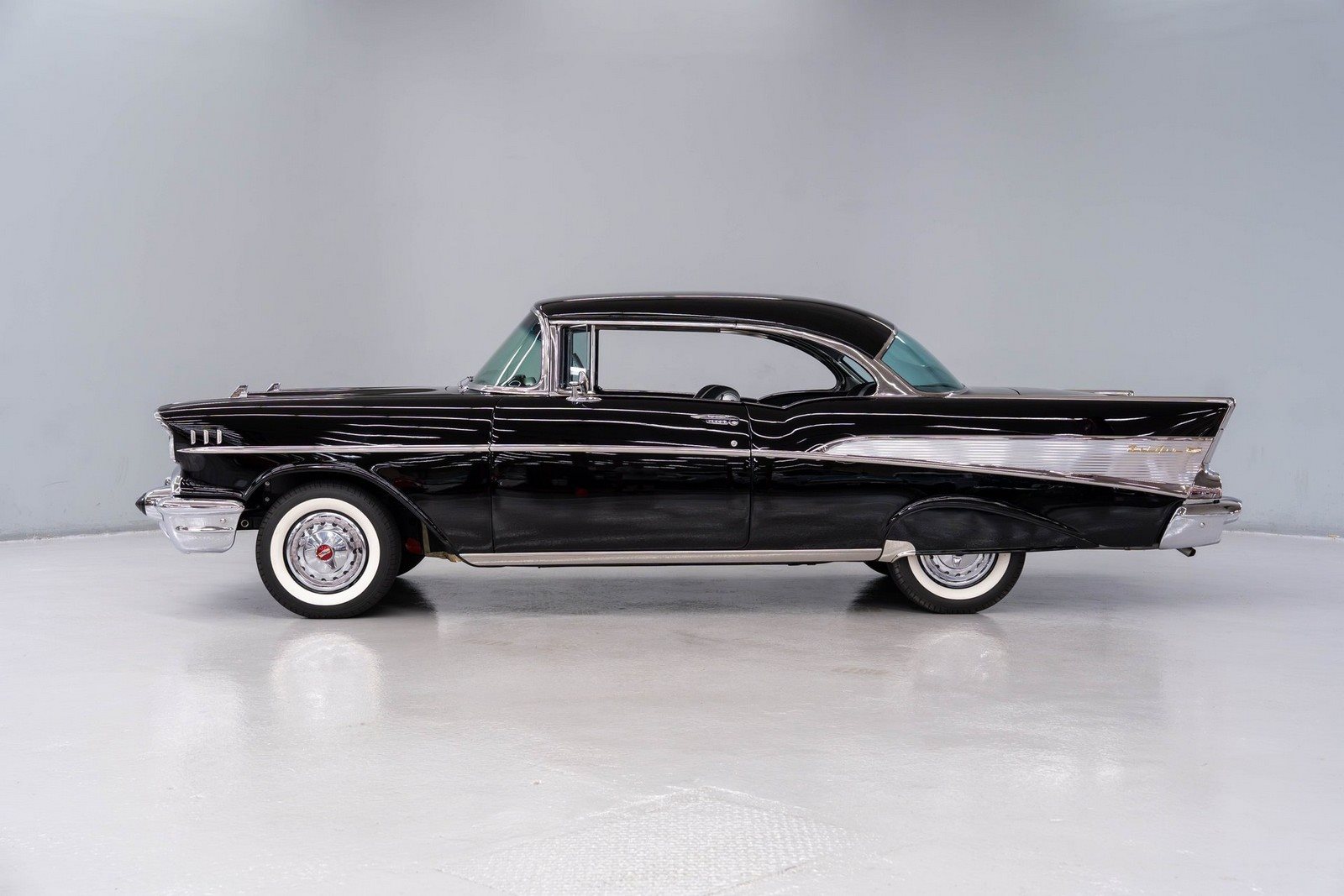 1957 - CHEVROLET BEL AIR SPORT COUPÉ ONYX BLACK, foto 2
