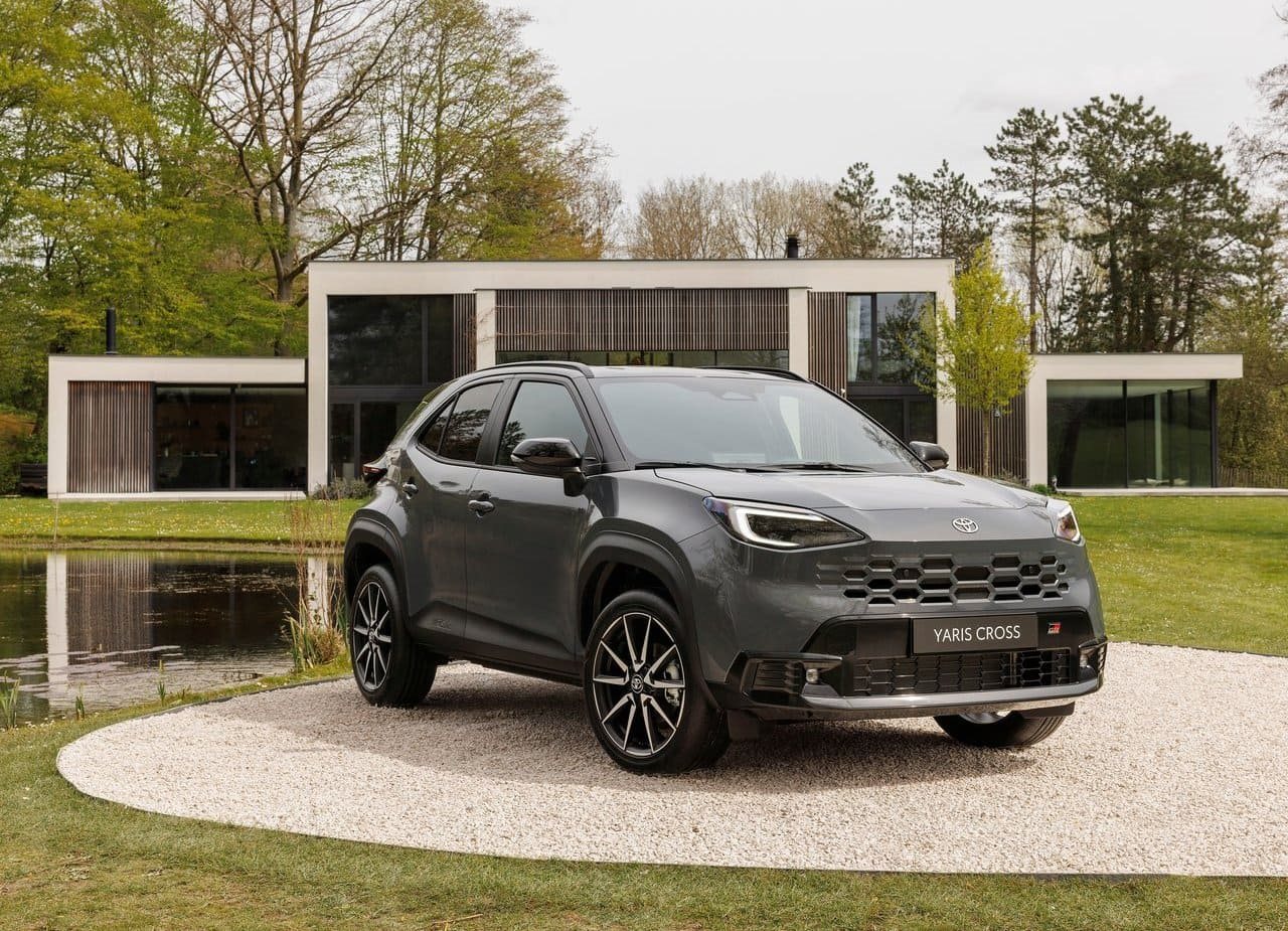 2027 - TOYOTA YARIS CROSS, foto 1