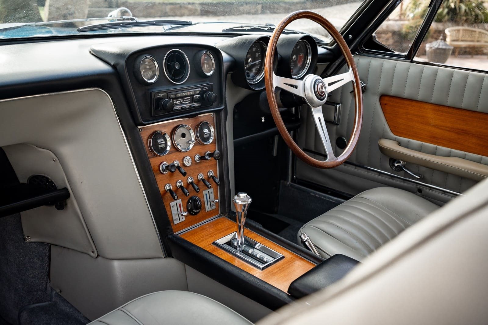 1967 - JENSEN INTERCEPTOR SALOON, foto 53