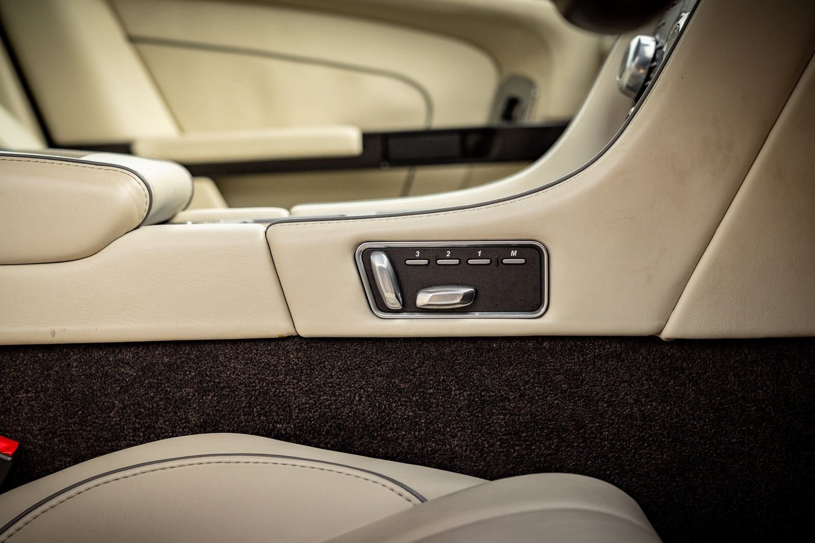 2015 - ASTON MARTIN DB9, foto 76