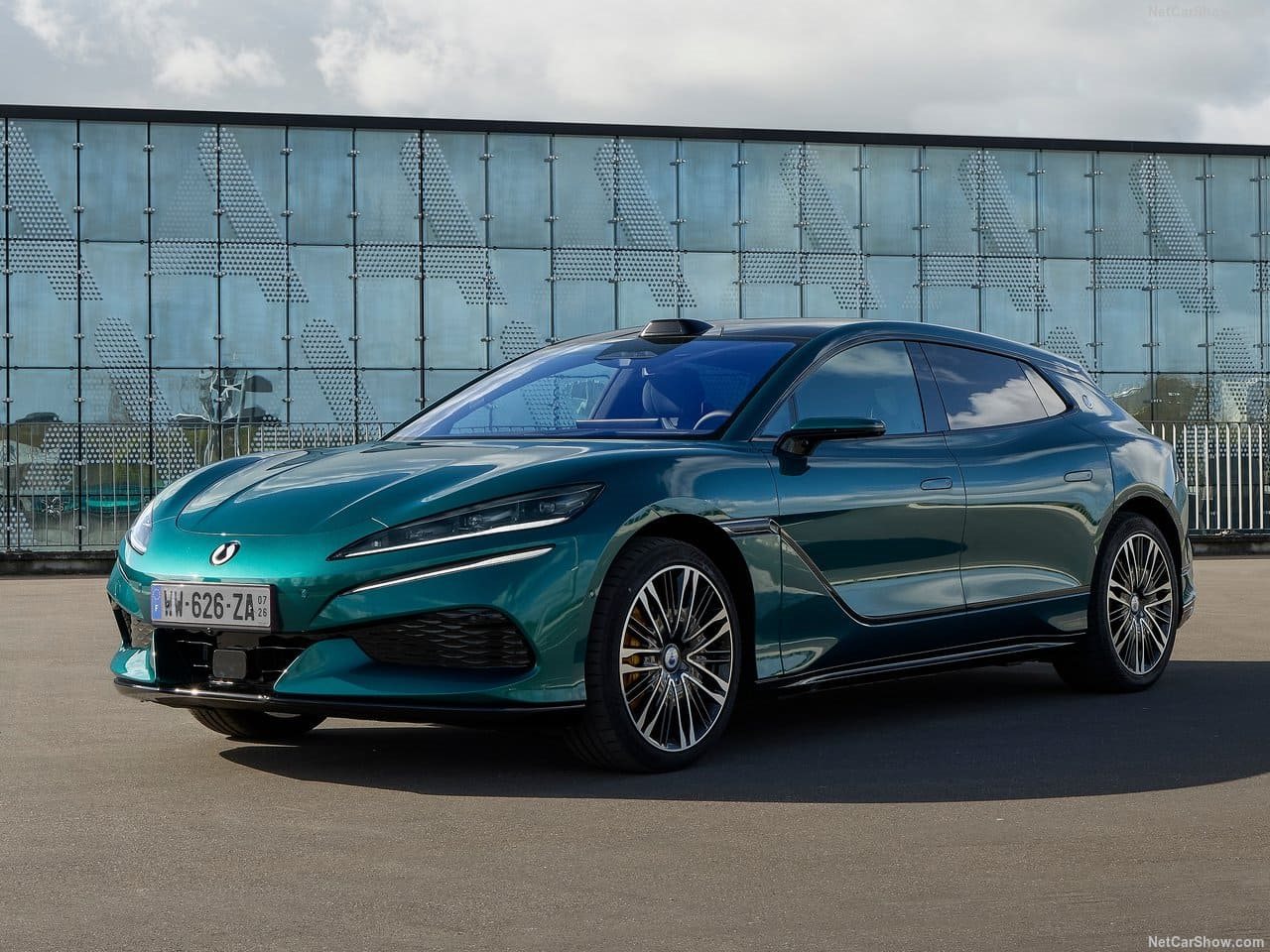 2027 - DENZA Z9GT, foto 1