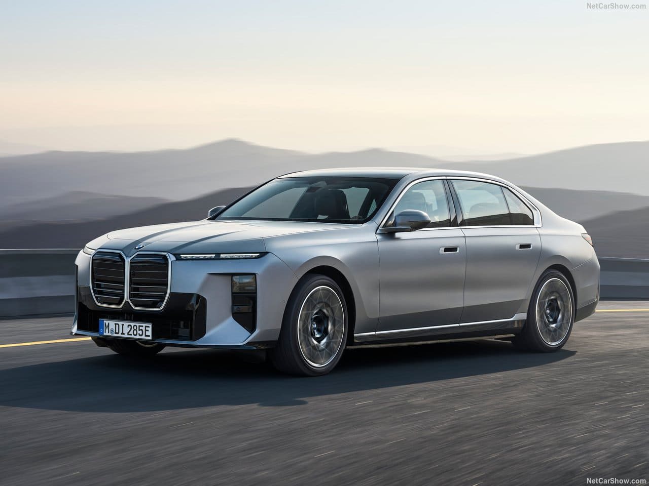 2027 - BMW i7, foto 11