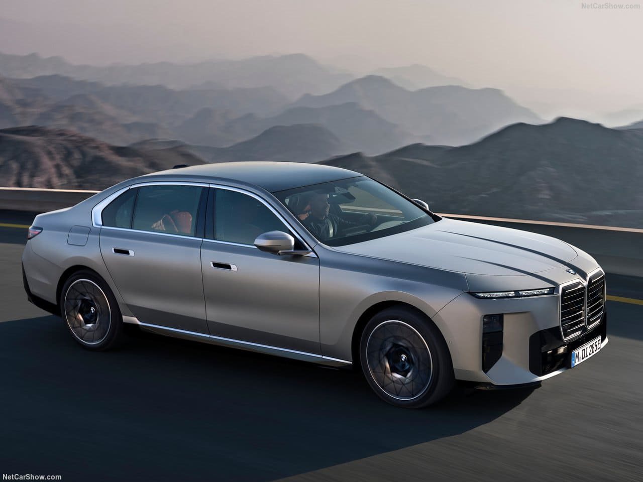 2027 - BMW i7, foto 15