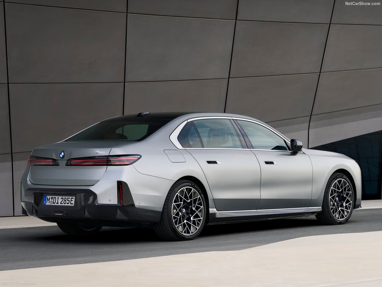 2027 - BMW i7, foto 20