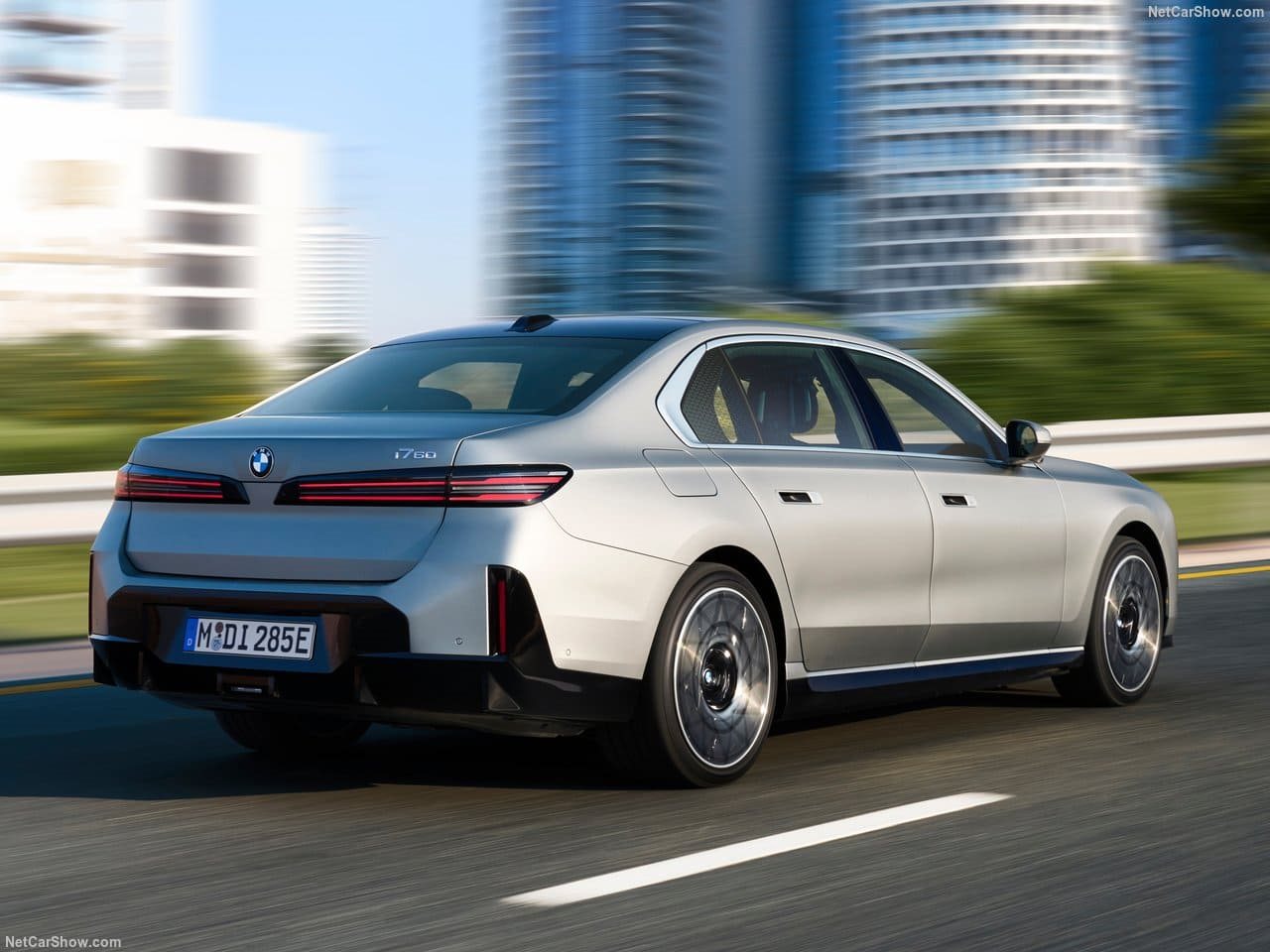 2027 - BMW i7, foto 23
