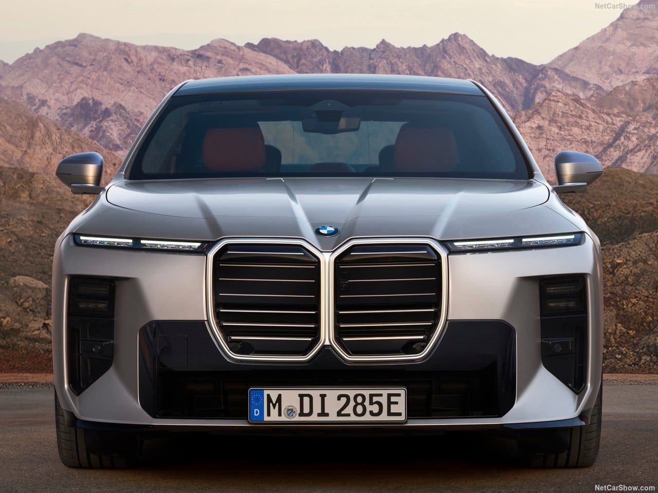 2027 - BMW i7, foto 30