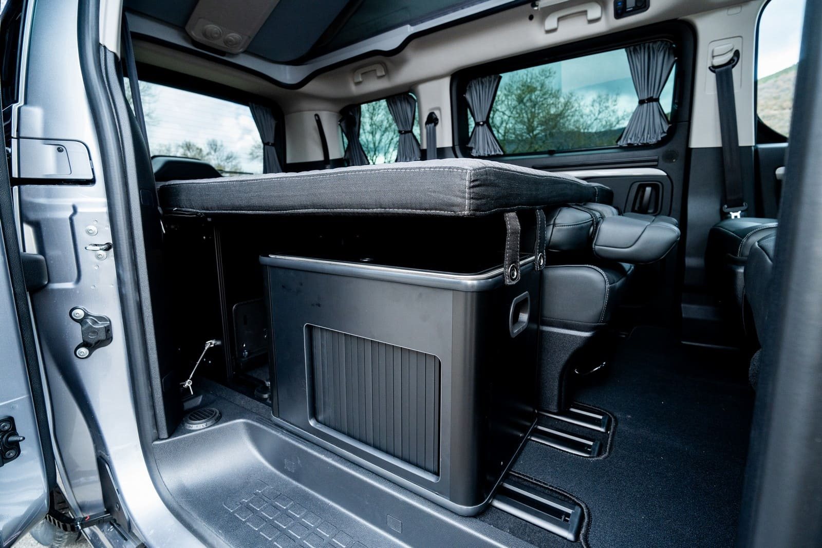 2026 - OPEL ZAFIRA BY TINKERVAN, foto 81
