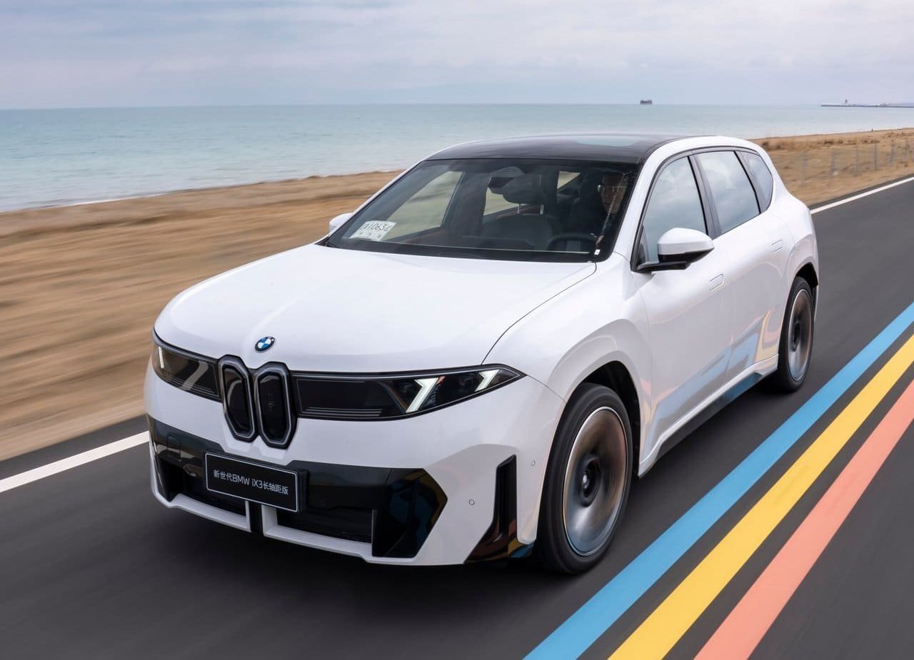 BMW iX3 LWB, foto 6