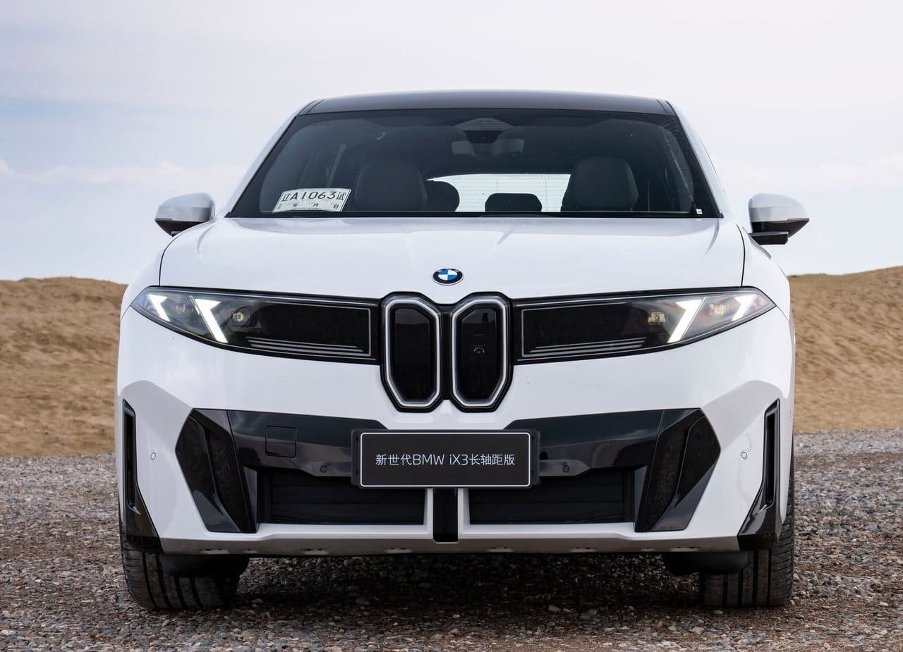 BMW iX3 LWB, foto 19