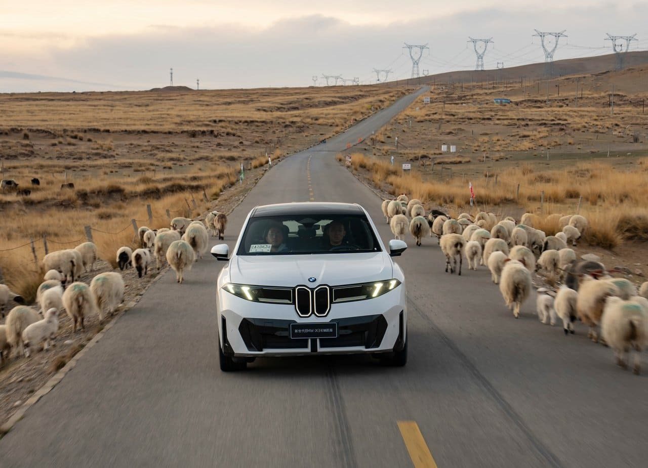 BMW iX3 LWB, foto 20