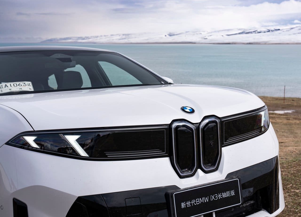 BMW iX3 LWB, foto 24