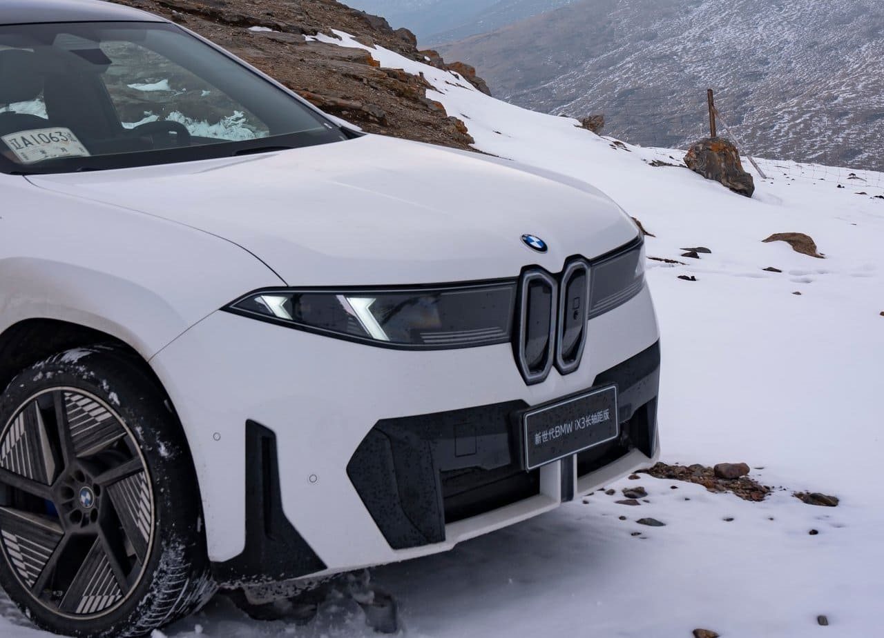 BMW iX3 LWB, foto 25