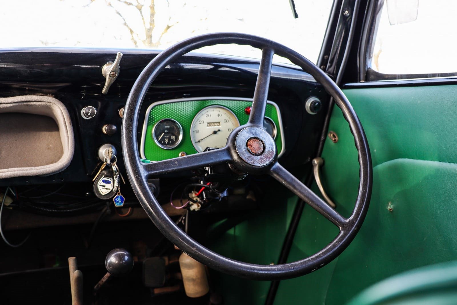 1934 - FORD MODEL Y TWO-DOOR SALOON, foto 43