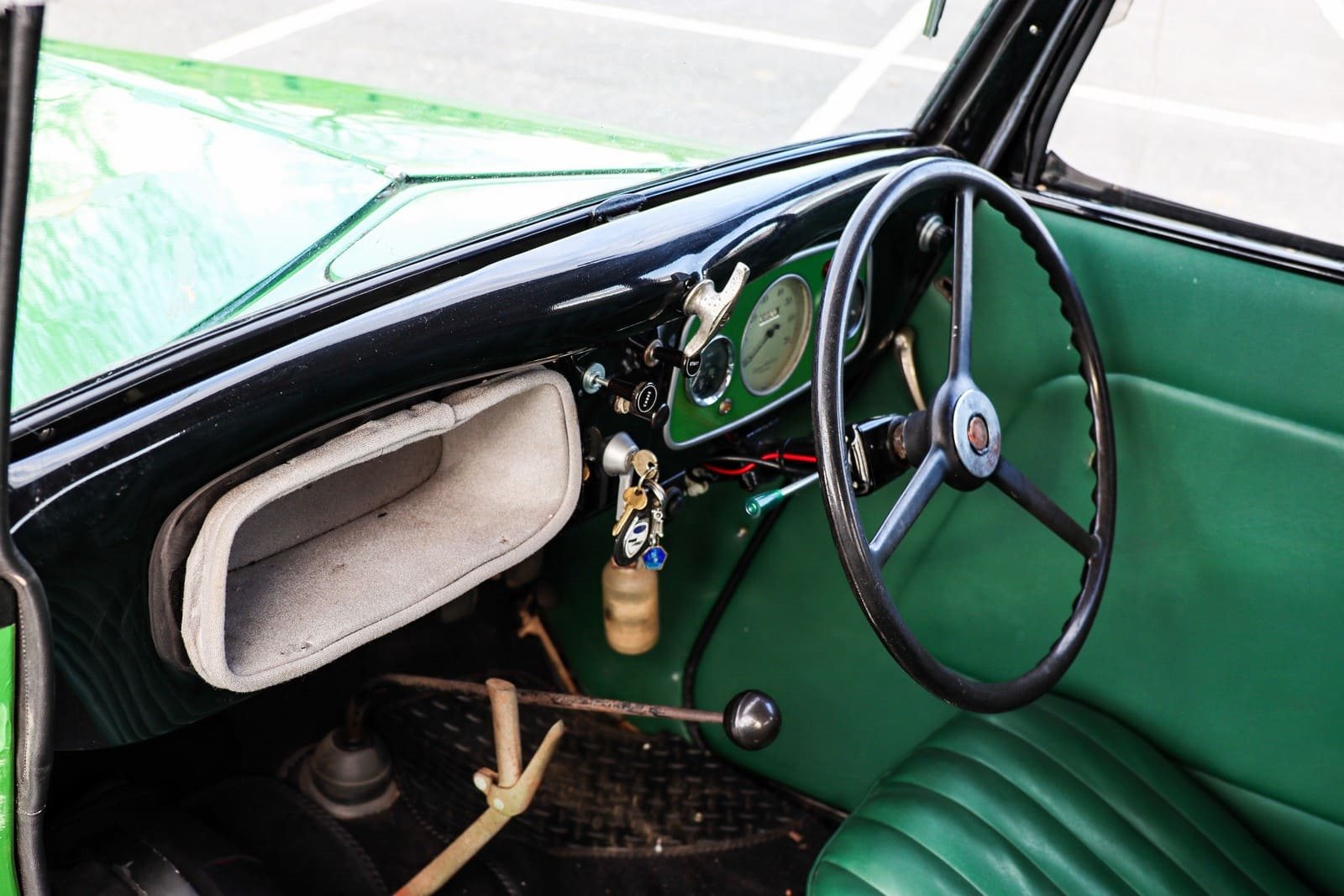 1934 - FORD MODEL Y TWO-DOOR SALOON, foto 44