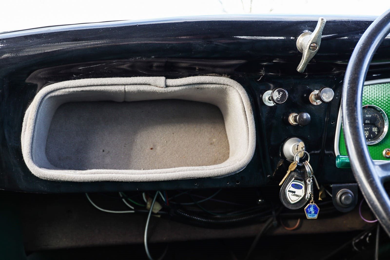 1934 - FORD MODEL Y TWO-DOOR SALOON, foto 45