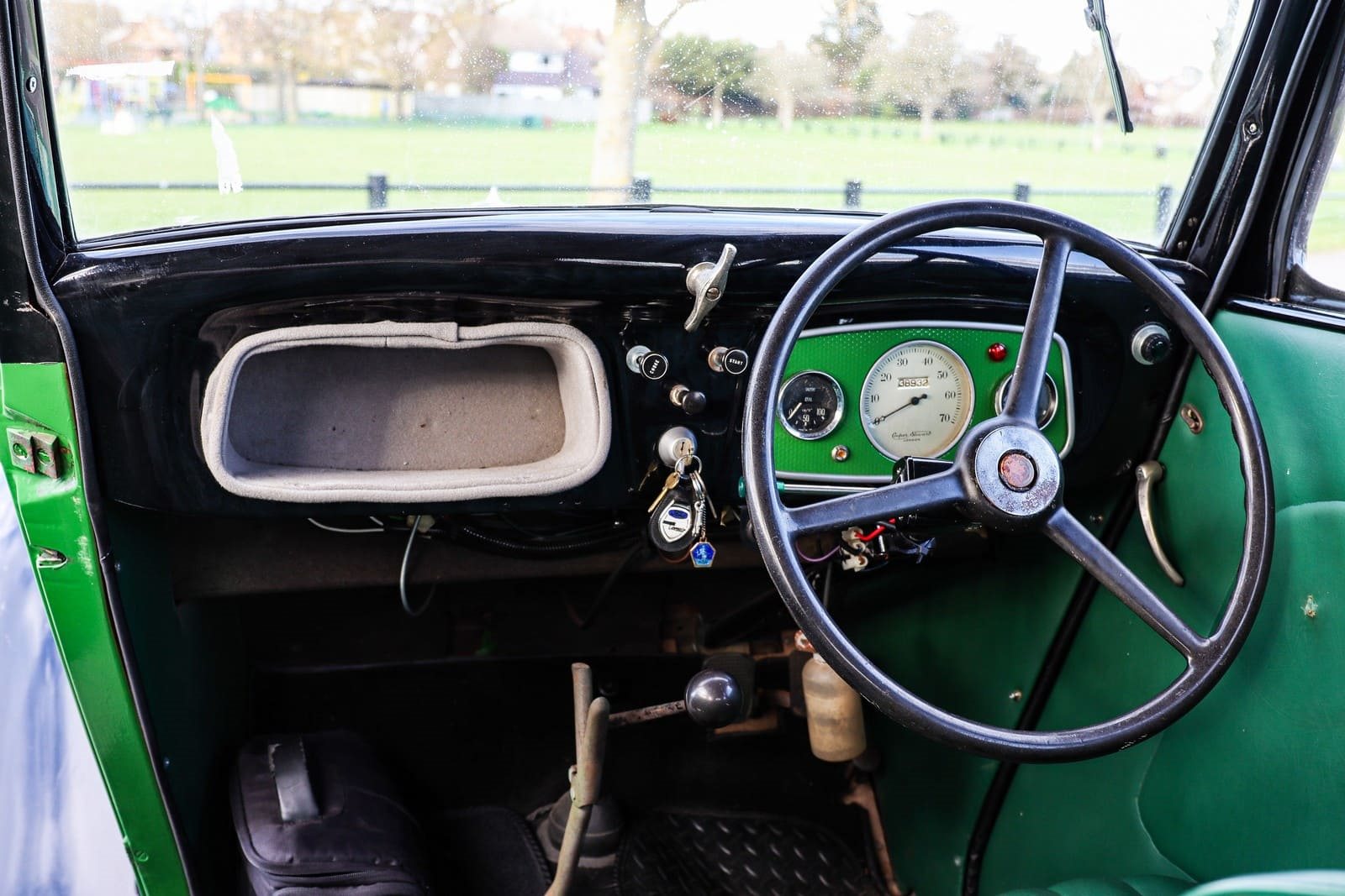 1934 - FORD MODEL Y TWO-DOOR SALOON, foto 48