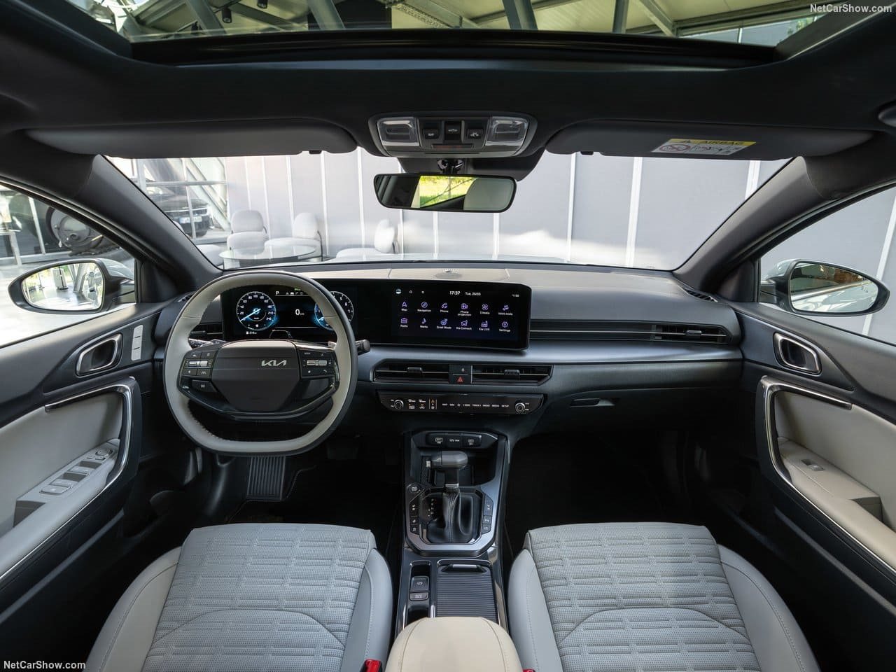 2027 - KIA XCEED, foto 27